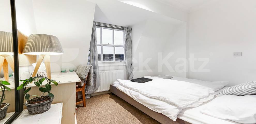 Superbly located  Union Street, London Bridge